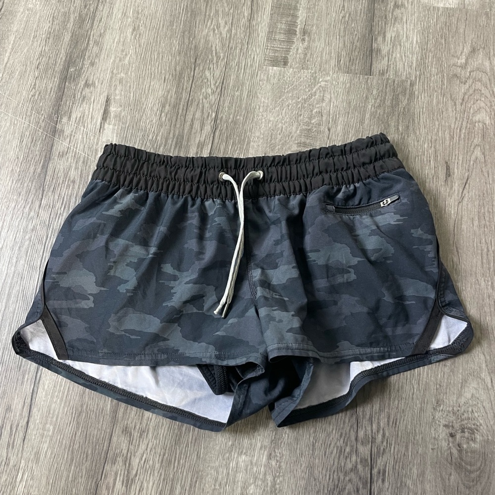 Vuori Women's Black Gray Camo Athletic Shorts